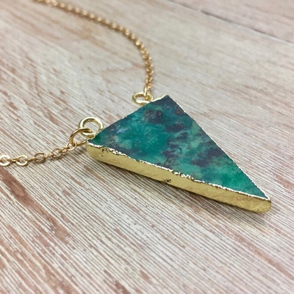 Last 1! 🌟HP🌟 Chrysoprase Mineral Necklace - Picture 4 of 7